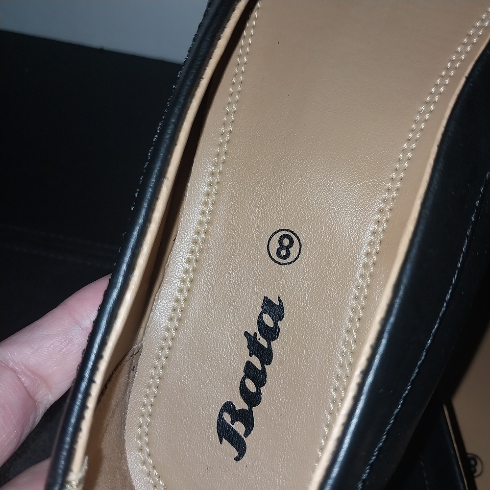 Bata Women's‎ Classic Black Loafers Size 10-US - Picture 12 of 16